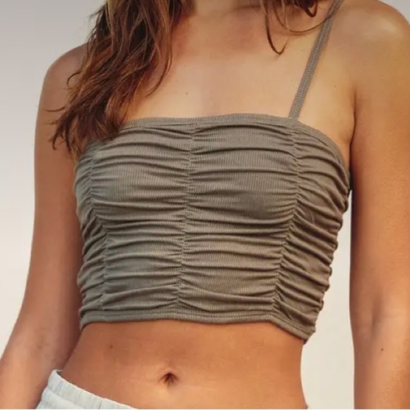 Nwot set of 3 Ribbed Knit Ruched Crop Top by Dress Forum - Picture 1 of 3